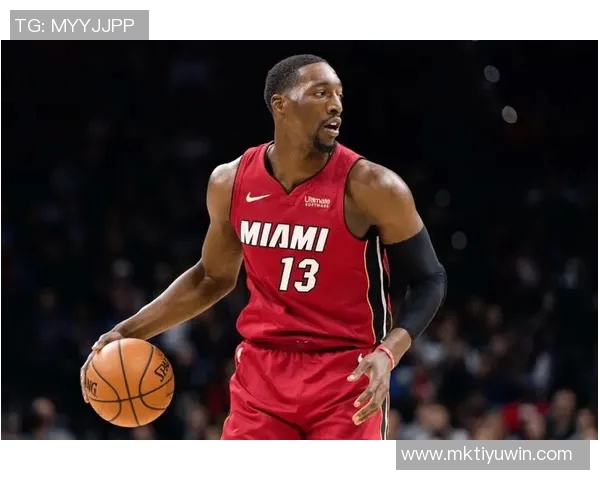 阿德巴约谈韦尔投篮稳定性对球队进攻的积极影响与空间创造能力